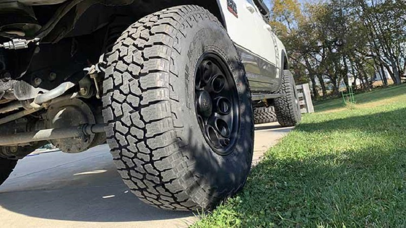 Sumitomo Rubber отзовет почти две тысячи шин для внедорожников