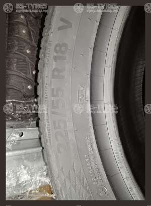 Continental UltraContact 235/60 R18 103V