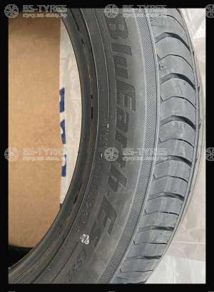 Yokohama BluEarth-Es32 235/45 R17 97V